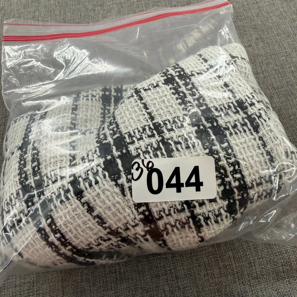 NEW! Frenchy Plaid Skort‎ Tweed Mini Skirt Black & White Zipper Size 2 Polyester